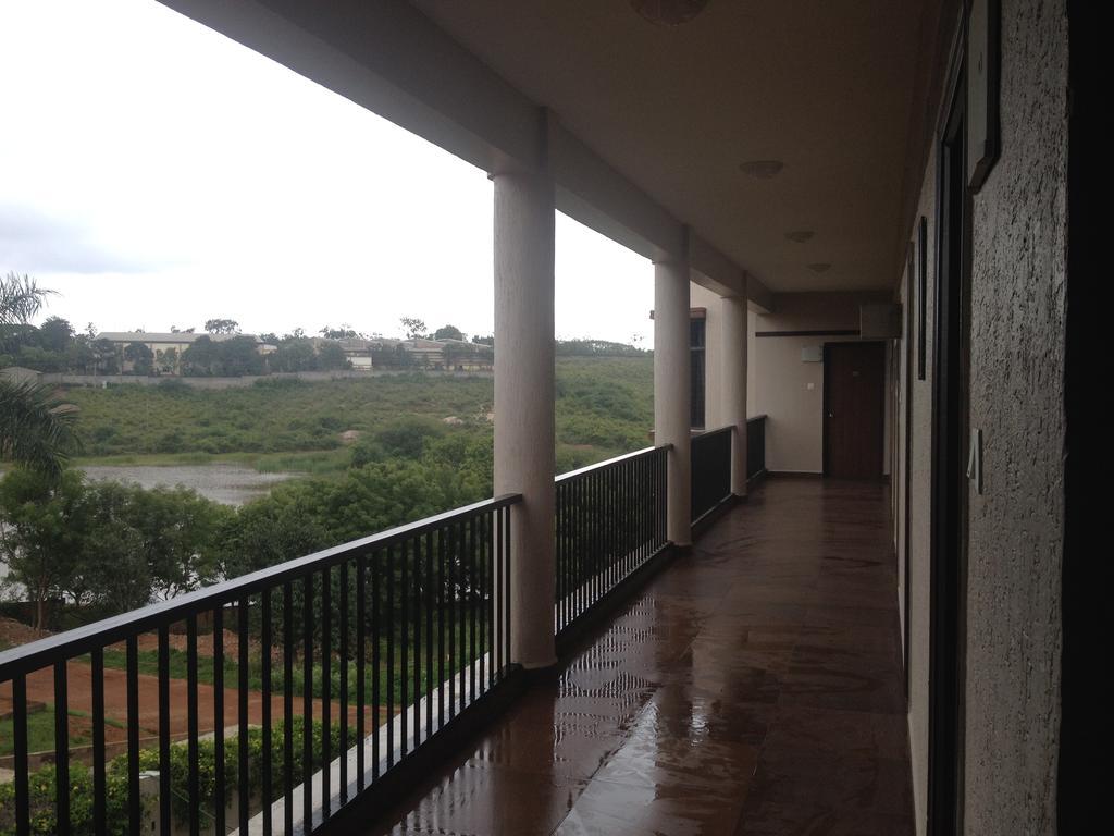 Cotton County Club And Resort Hubli Szoba fotó