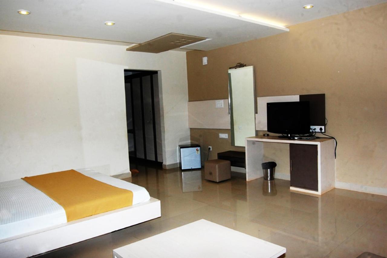Cotton County Club And Resort Hubli Kültér fotó