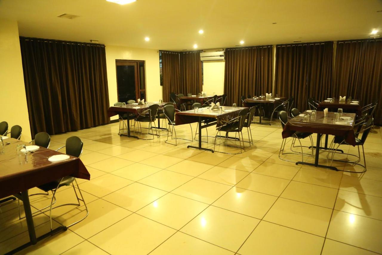 Cotton County Club And Resort Hubli Kültér fotó