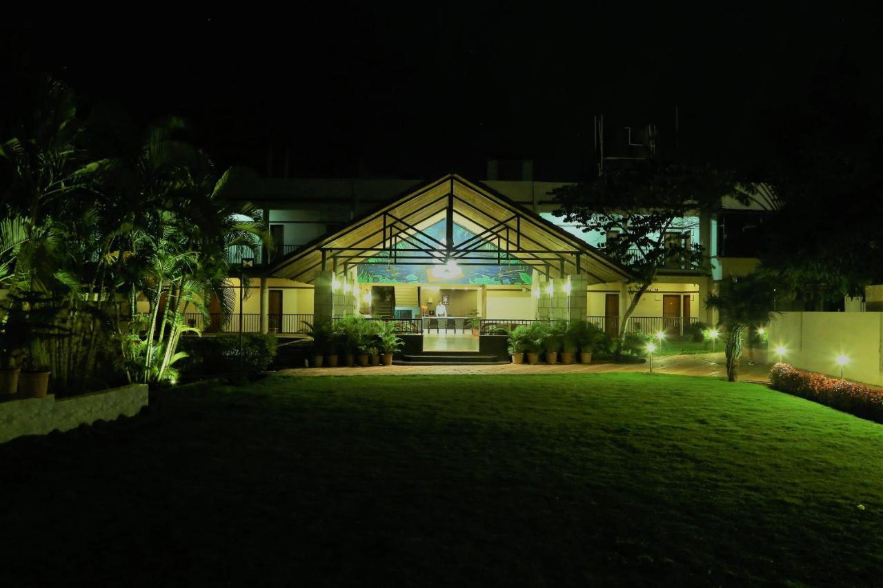 Cotton County Club And Resort Hubli Kültér fotó