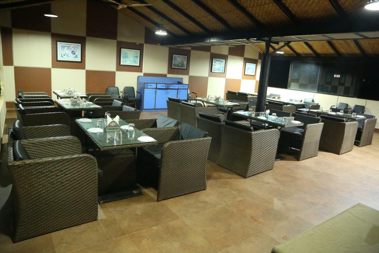 Cotton County Club And Resort Hubli Kültér fotó